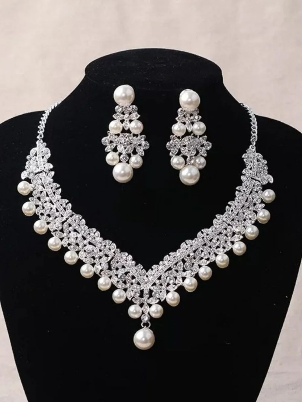 pearl jewelry set necklace earrings